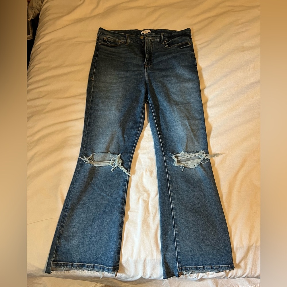 Good American Women's Boot Cut Jeans in Medium Blue with Knee Rips